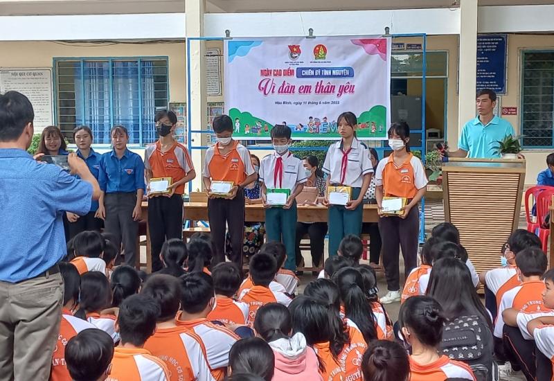 NGÀY CAO ĐIỂM CHIẾN SỸ TÌNH NGUYỆN VÌ ĐÀN EM THÂN YÊU